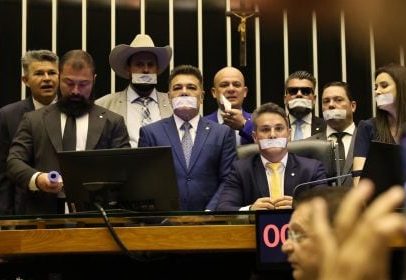Deputado do PT solicita cassação de bolsonaristas no plenário da Câmara