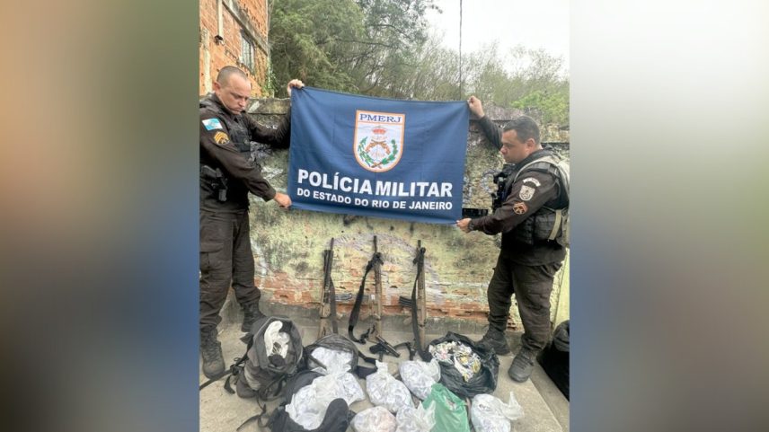 Material apreendido pela PM no Morro do Urubu (Foto: Polícia Militar/X)