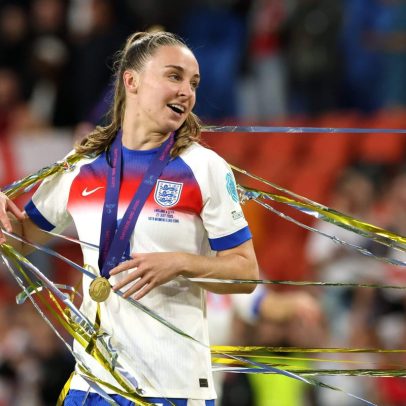 Niamh Charles surpreende como cobradora de pênalti na vitória da Inglaterra
