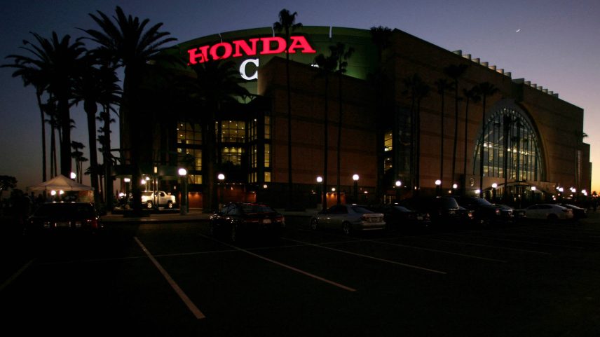 O Honda Center, em Anaheim, nos arredores de Los Angeles; local que receberá o vôlei em 2028, poderá manter seu nome comercial durante os Jogos (Foto: Mike Blake - 28.jan.09/Reuters)