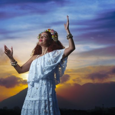 Emanuelle Araújo brilha em musical que celebra a vida de Clara Nunes