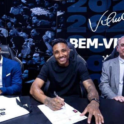 Corinthians fecha contrato com Vitinho até dezembro de 2026
