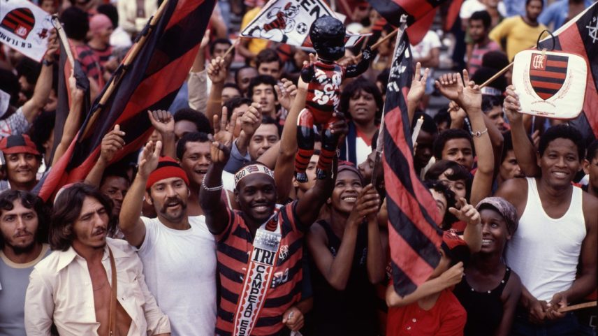 Torcida do Flamengo no Maracanã em 1979 (Foto: Anibal Philot / Agência O Globo)