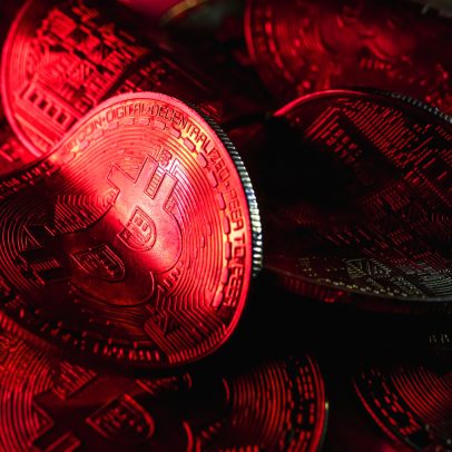 Criptomoedas despencam com receios de recessão e aversão a riscos nos EUA