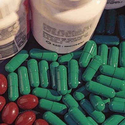 Excesso de vitaminas pode causar hipervitaminose e graves problemas de saúde