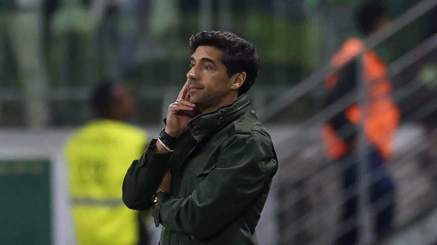 Abel Ferreira deixou a entrevista coletiva de forma abrupta no domingo. (Foto: Cesar Greco/Palmeiras)