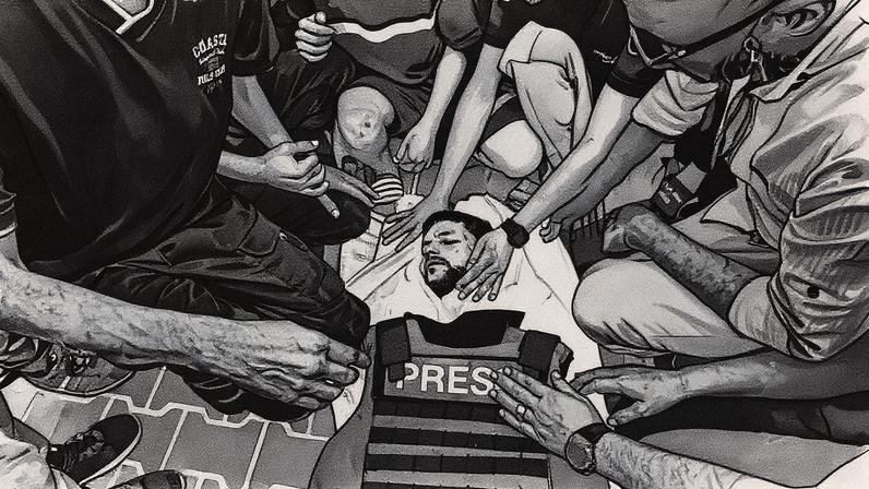 O corpo de um dos jornalistas assassinados em Gaza por um ataque israelense contra o hospital Nasser, na segunda-feira. (Foto: Abed Rahim Khatib/DPA/Europa Press)