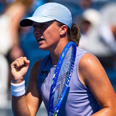IGA vence em Cincinnati e se prepara para duelo contra Kostyuk
