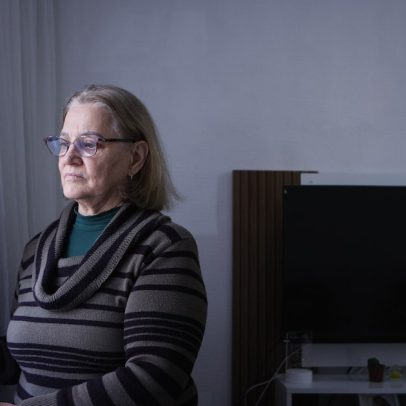 Aposentada perde tudo em golpe por WhatsApp e clama por ajuda financeira