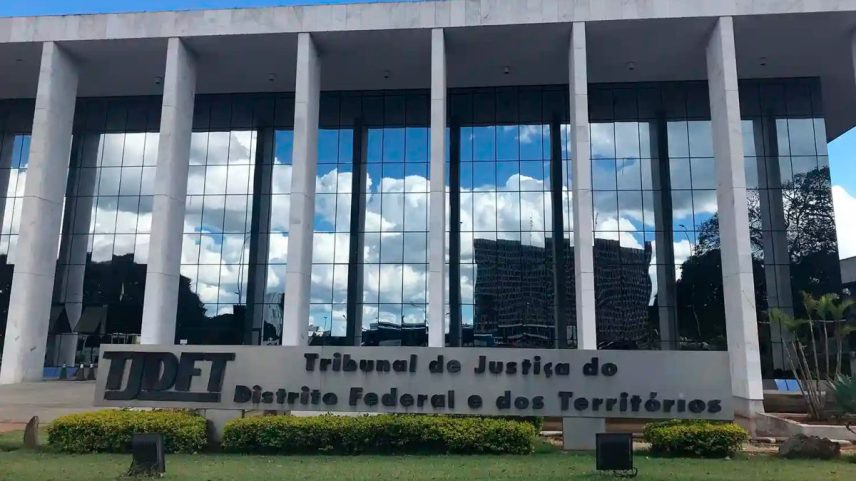 Justiça do Distrito Federal proibiu a realização de cultos em áreas comuns de condomínios residenciais, decisão que tem gerado debates sobre o equilíbrio entre a liberdade religiosa e o direito ao sossego dos moradores. (Foto: Reprodução)