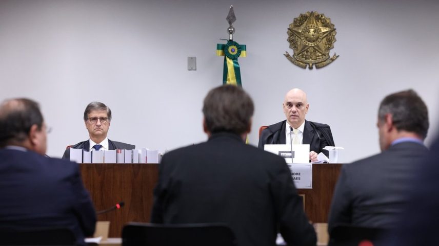 Ministro Alexandre de Moraes e o procurador-geral Paulo Gonet em audiência da Primeira Turma do STF sobre a ação penal da trama golpista (Foto: Antonio Augusto/STF)