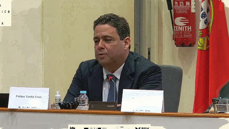 Damares Alves aciona conselho da OAB contra postagem de Felipe Santa Cruz em prisão de Bolsonaro (Foto: Reprodução/IDP no YouTube)