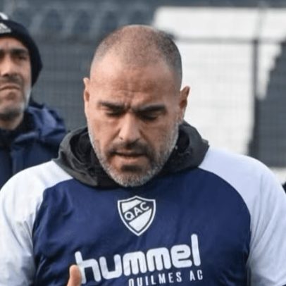 Jogadores decidem pela saída do técnico após pedido de demissão em clube argentino