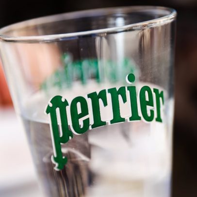 Escândalo em França abala a reputação da água mineral Perrier