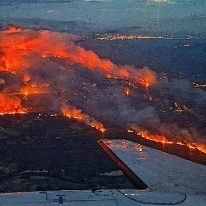 Incêndios florestais na Europa causam mortes e deslocam milhares em onda de calor