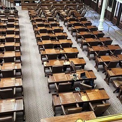 Deputada democrata se recusa a deixar o Capitólio após ameaças no Texas