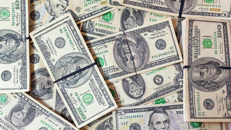 A tentativa de Donald Trump de demitir uma dirigente do Fed, Lisa Cook, gerou volatilidade nos mercados. (Foto: Freepik)