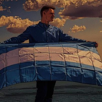 Menino funda seu próprio país e sonha em participar do Eurovision