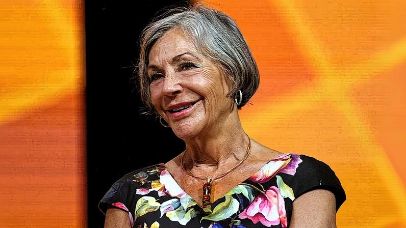 Alice Walton, a mulher mais rica do mundo: herdeira do Walmart, inaugurou faculdade de medicina em abril de 2025 (Foto: Getty Images)