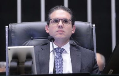 Motta afirma que decisão sobre prisão de Bolsonaro não cabe ao presidente da Câmara
