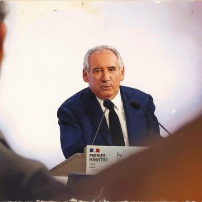 França vive incerteza política com pedido de voto de confiança do primeiro-ministro