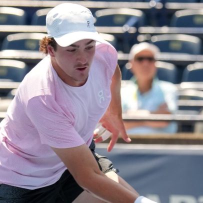 Jogadores Fonseca, Sabalenka e Sinner retornam às quadras na segunda-feira