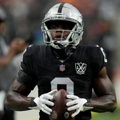 Eagles trocam Thomas Booker por Jakorian Bennett em negociação com os Raiders