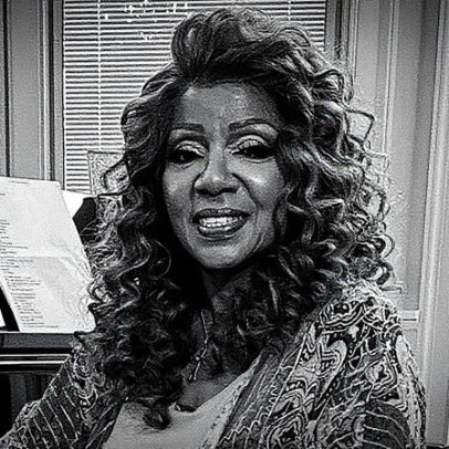 Gloria Gaynor causa polêmica ao apoiar partido de Trump com doação financeira