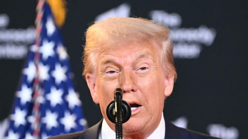 Donald Trump ligou para Jens Stoltenberg para falar sobre uma possível indicação ao Prêmio Nobel da Paz. (Foto: Mandel Ngan/MANDEL NGAN)