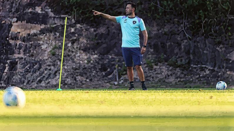 Davide Ancelotti tentará fazer com que o Botafogo retome o caminho das vitórias após a eliminação na Libertadores (Foto: Vítor Silva / Botafogo)