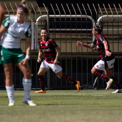 Jucinara brilha com gol de falta e inspira homens a aprender a cobrança