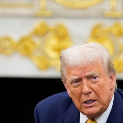 Trump anuncia tarifas de quase 100% para países que compram petróleo russo