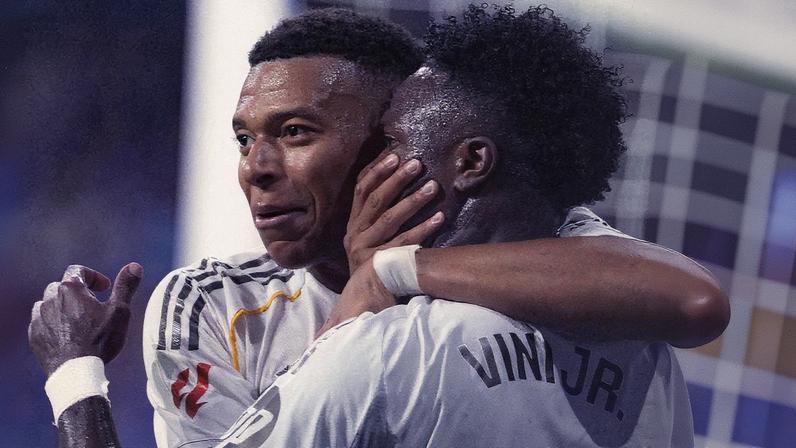Mbappé e Vini Jr. em Oviedo x Real Madrid (Foto: Cesar MANSO / AFP)