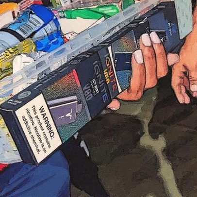 Procon e PM apreendem mais de 100 cigarros eletrônicos na Zona Sul do Rio