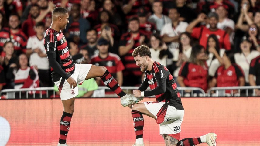Com assistência de Samuel Lino, Léo Pereira, do Flamengo, abriu o placar contra o Mirassol (Foto: GILVAN DE SOUZA/FLAMENGO)