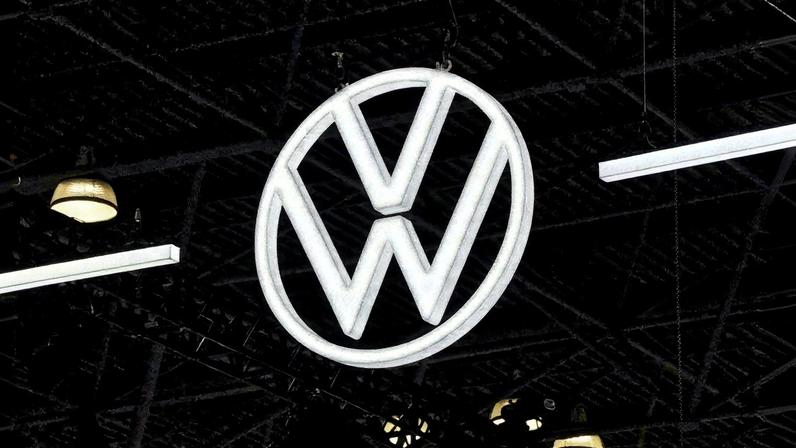 Logo da Volkswagen em exibição durante a Prévia de Imprensa do Salão Internacional do Automóvel de Nova York (Foto: Reprodução)