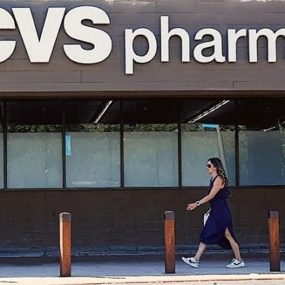 UBS eleva recomendação da CVS para compra, prevendo recuperação contínua