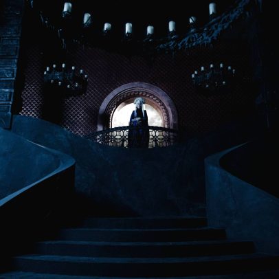 Luc Besson transforma 'Drácula' em uma trágica história de amor e terror