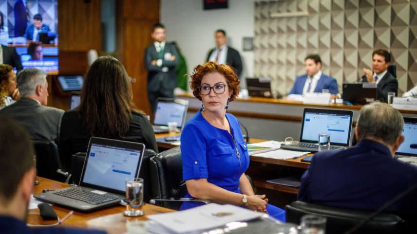 Deputada Federal Carla Zambelli no Congresso Nacional (Foto: Brenno Carvalho / Agência O Globo)
