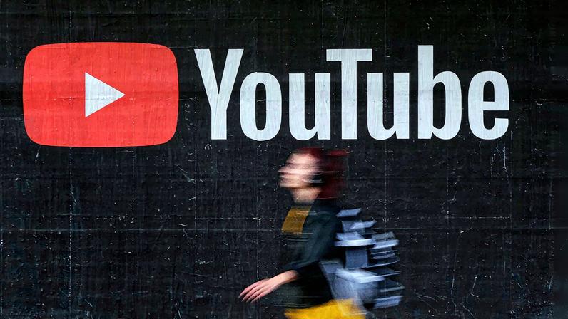 Originalmente focado em conectar pessoas e compartilhar experiências pessoais, o YouTube agora parece priorizar um consumo mais impessoal e algorítmico. (Foto: Sean Gallup/Getty Images)