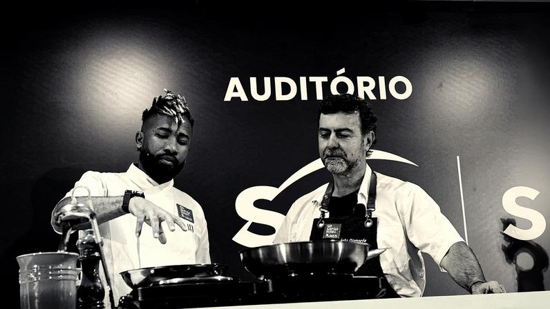 Marcelo Freixo e João Diamante na aula do RIo Gastronomia 2025 (Foto: Alex Ferro/O GLOBO)