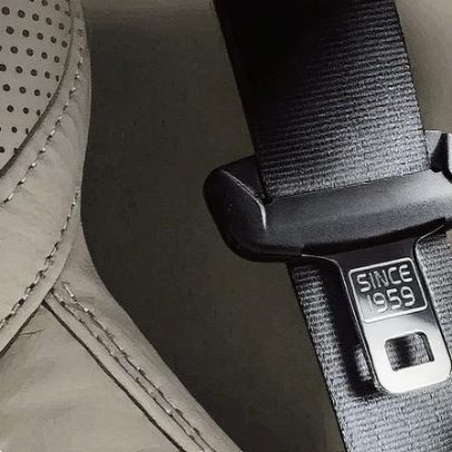 Cintos traseiros devem permanecer afivelados mesmo sem ocupantes no veículo