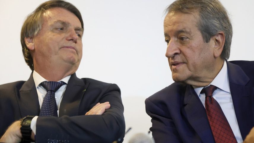 O ex-presidente Jair Bolsonaro e o presidente do PL, Valdemar Costa Neto — Foto: Beto Barata/PL/06-07-2023