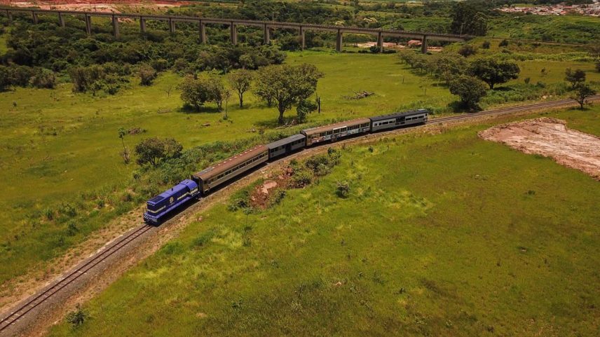 Passeio de trem com degustação de cervejas. (Foto: Lucas Sawa/Divulgação)
