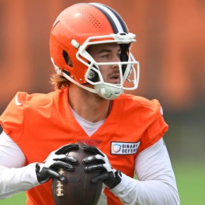 Kenny Pickett se mantém firme na luta pela posição de quarterback dos Browns