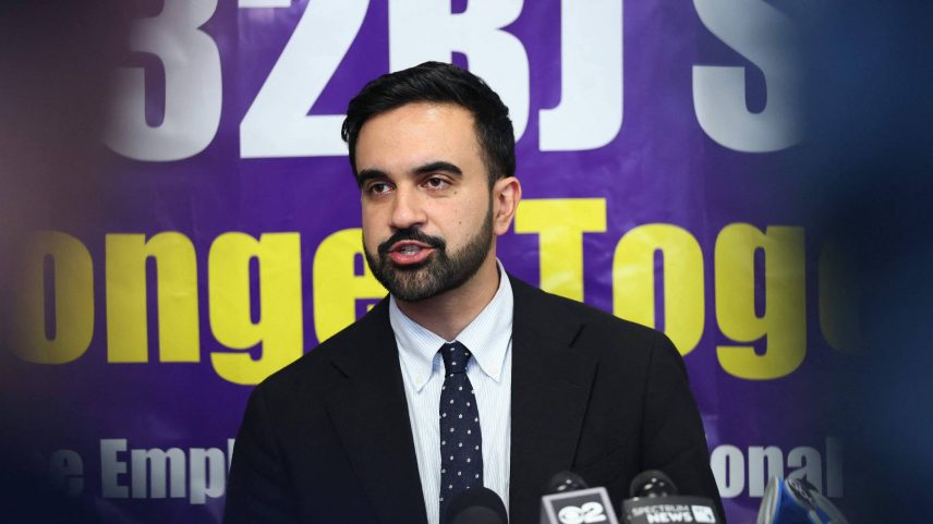 O candidato democrata à Prefeitura de Nova York, Zohran Mamdani, em entrevista coletiva na cidade (Foto: Michael M. Santiago - 30.jul.25/AFP)