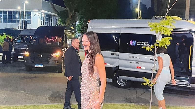 Bruna Marquezine no aniversário de 30 anos, na Ilha Fiscal (Foto: Mafê Firpo/VEJA)
