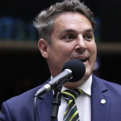 Zucco leva picanha e faz churrasco com ex-presidente Bolsonaro