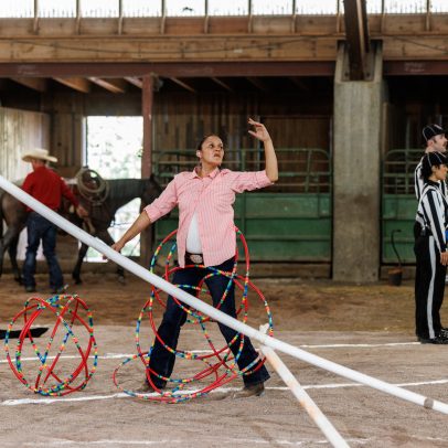 Festival AIR de Aspen explora crise, criatividade e sonhos de rodeio de Matthew Barney
