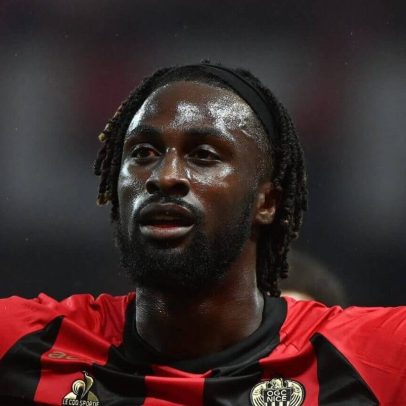 Aston Villa avança nas negociações para contratar atacante Evann Guessand